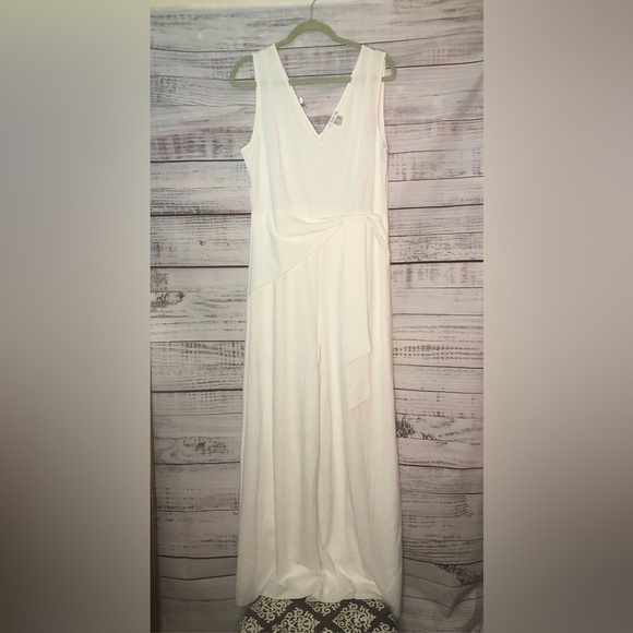 🪩🤍VENUS Chic White Jumpsuit NWOT Multiple sizes🤍🪩 - Picture 4 of 15